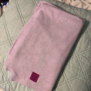 Lululemon- yoga The Towel